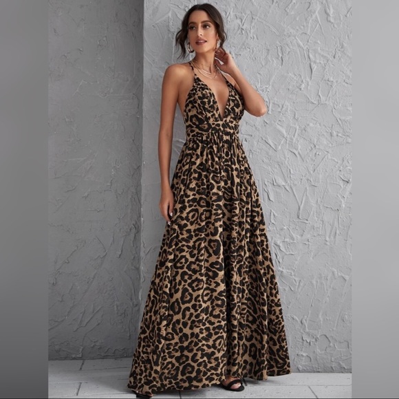 Dresses & Skirts - Women’s Leopard Maxi Dress M Medium